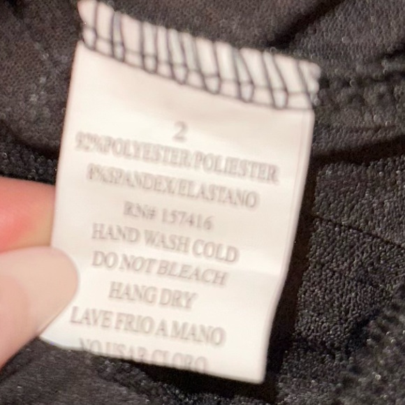 Elegant Black Pleated Pants - Picture 8 of 8